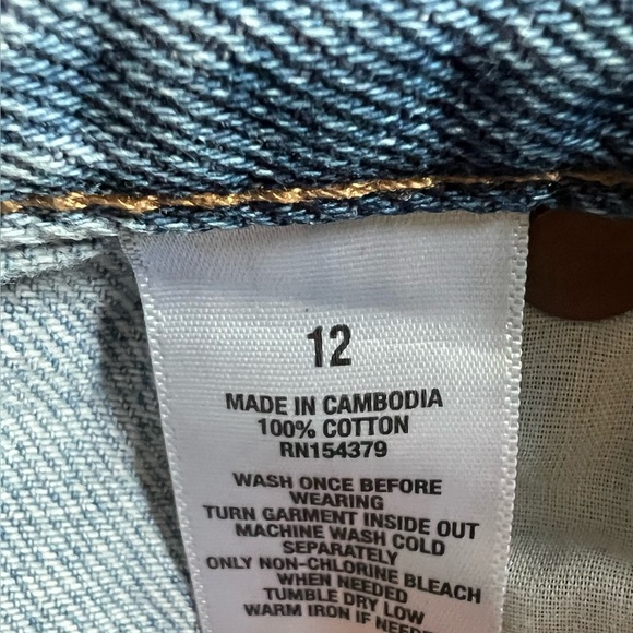 Aeropostale Blue Distressed Jean Mom Shorts with Raw Hem - Picture 4 of 5